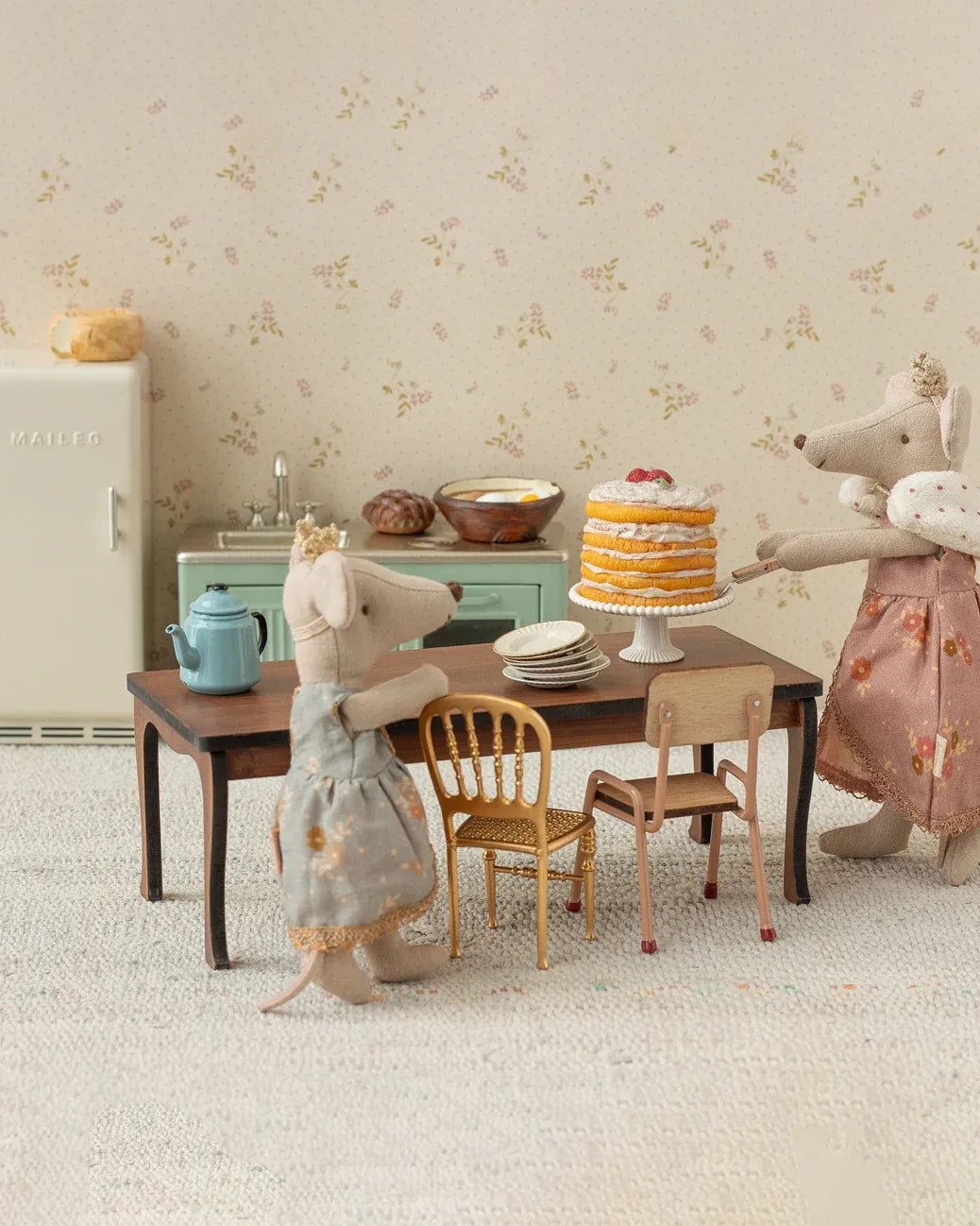 Maileg - Partykuchen und Kuchenplatte für Puppenhaus • Off-White - ROSA ECK