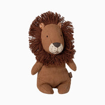 Maileg - SAFARI FRIENDS Mini Löwe Stofftier - Stofftier - ROSA ECK