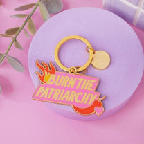 MALICIEUSE - BURN THE PATRIARCHY Schlüsselanhänger - ROSA ECK