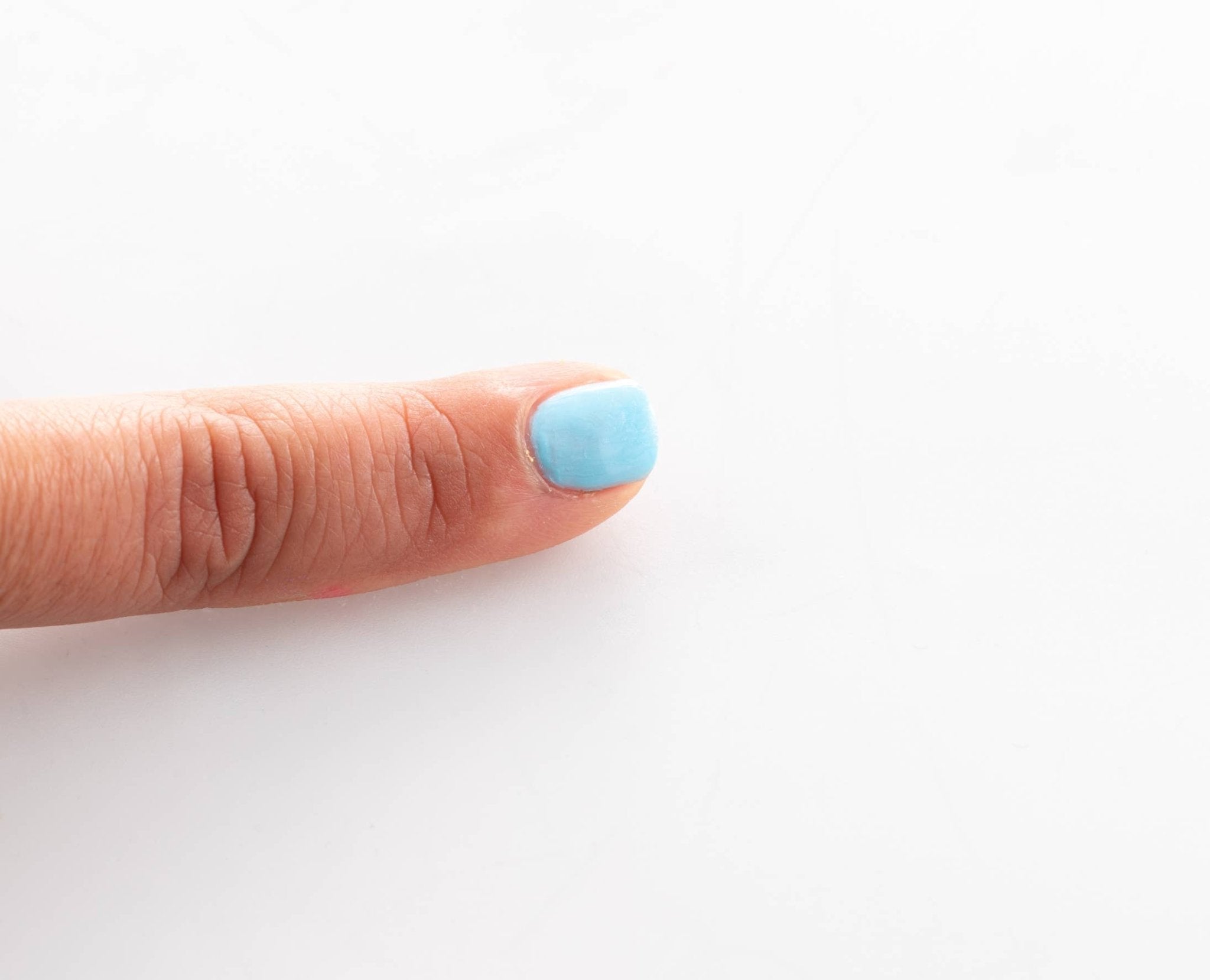 D-28 Abziehbarer Nagellack auf Wasserbasis — Frosted Blue - ROSA ECK Concept Store