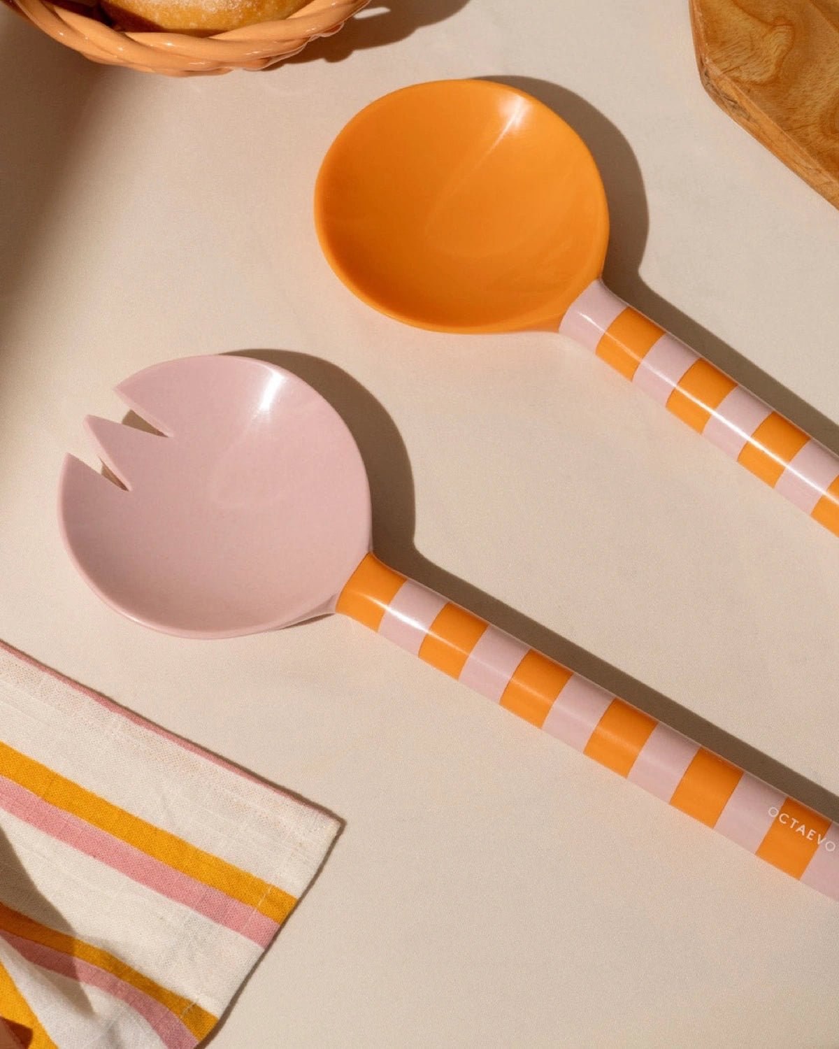 Octaevo - MEDITERRANEO Salatbesteck (2er-Set) • Orange/Rosa - ROSA ECK