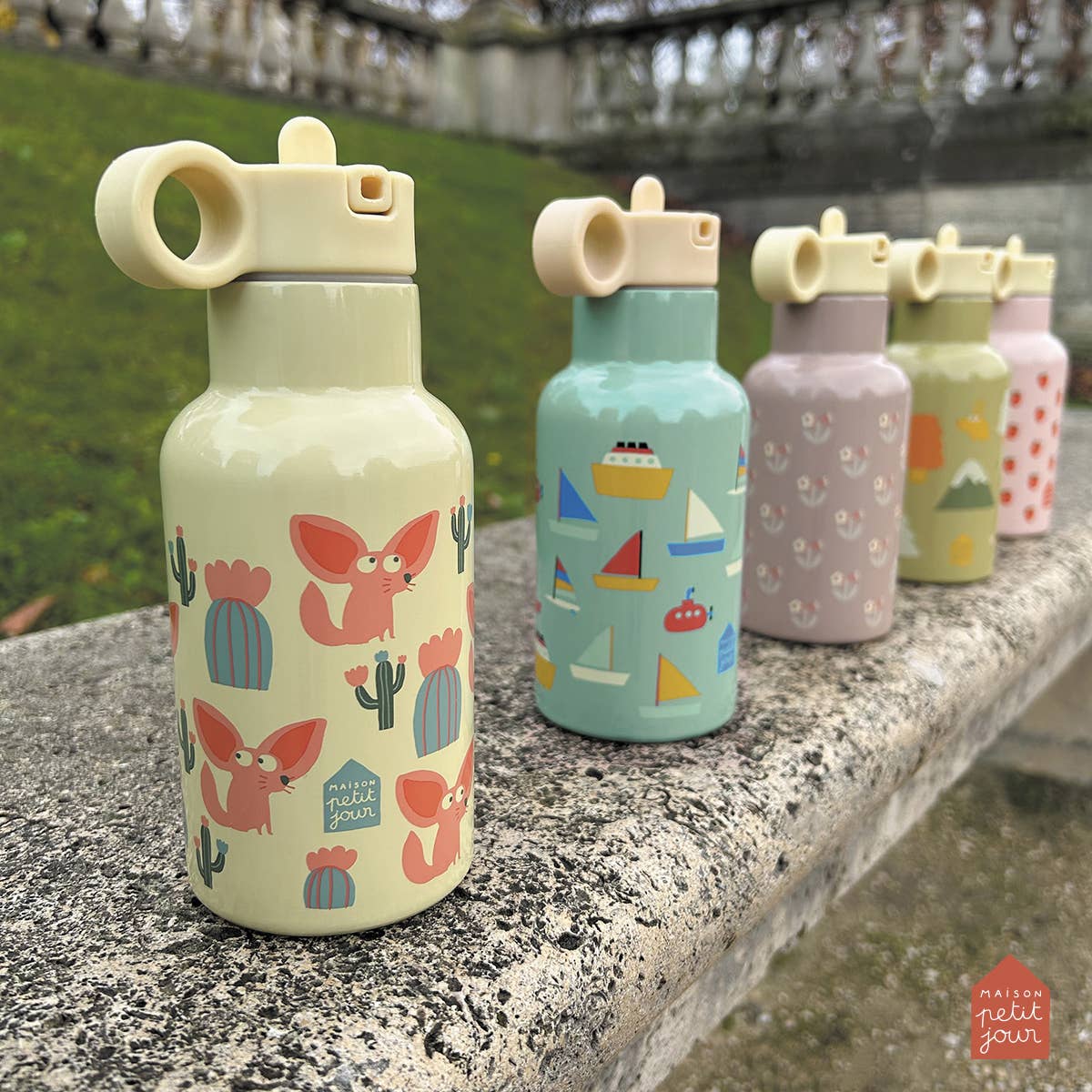 Petit Jour Paris - Kinder-Trinkflasche aus Edelstahl (350 ml) • Boote, Blau - ROSA ECK