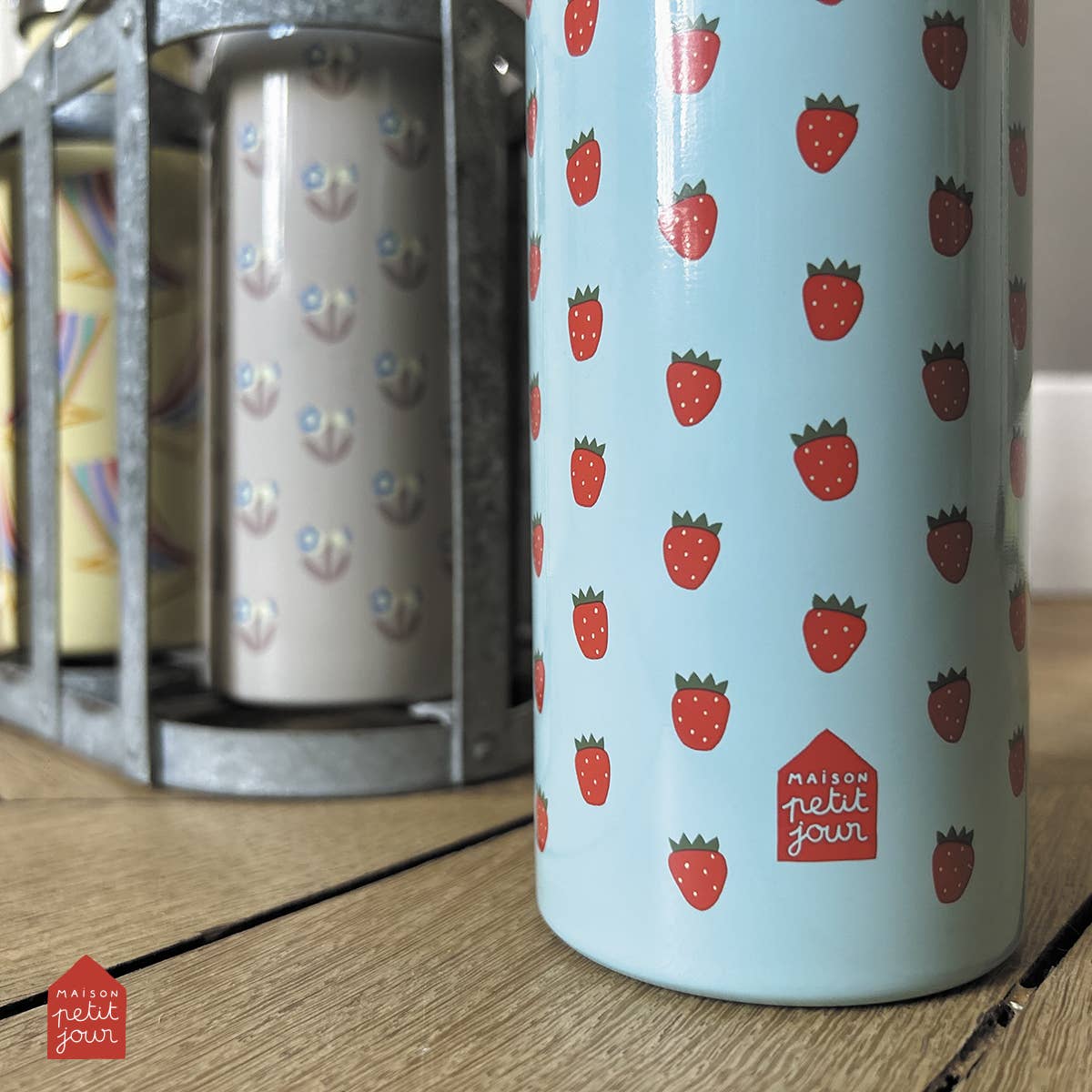 Petit Jour Paris - Kinder-Trinkflasche aus Edelstahl (500 ml) • Erdbeeren, Blau - ROSA ECK