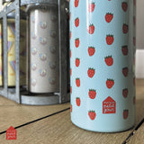 Petit Jour Paris - Kinder-Trinkflasche aus Edelstahl (500 ml) • Erdbeeren, Blau - ROSA ECK