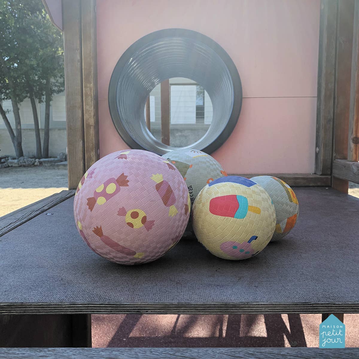 Petit Jour Paris - Spielball (⌀ 18 cm) • Bonbons - ROSA ECK