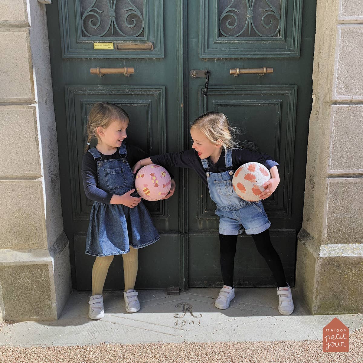 Petit Jour Paris - Spielball (⌀ 18 cm) • Bonbons - ROSA ECK