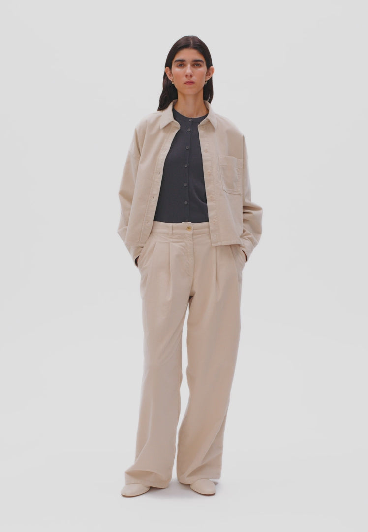 Wide Leg Cord-Bundfaltenhose • soft honey