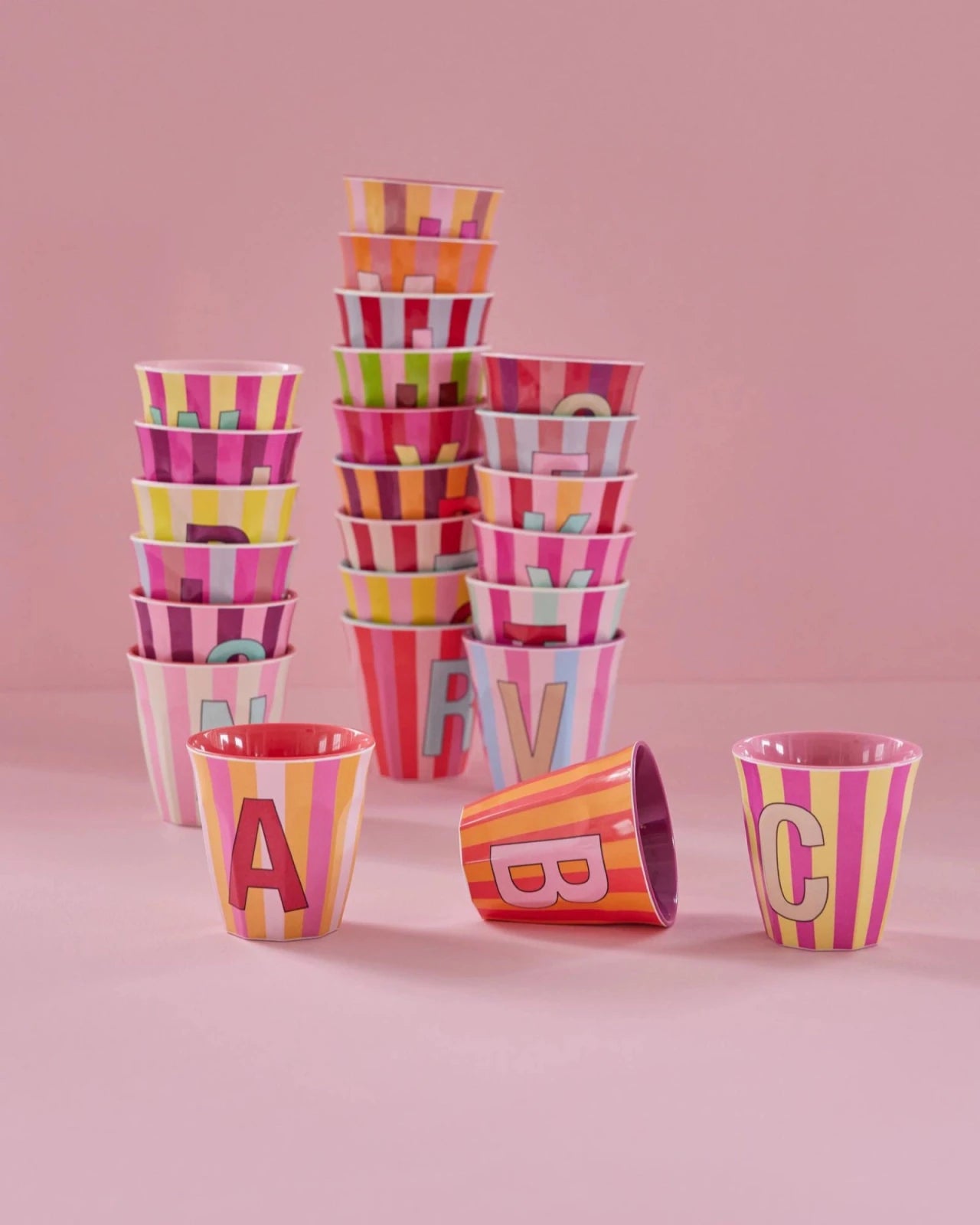 rice Buchstabenbecher (250 ml) – F Stripes, Pink