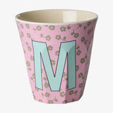 rice Buchstabenbecher (250 ml) – M Flowers, Pink