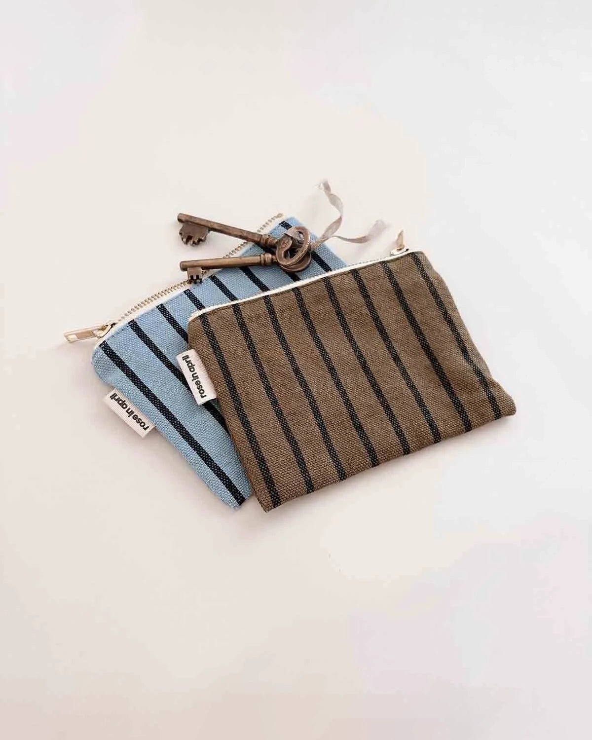 Rose in April - MARIE Mini - Beutel • Blue Sky Tennis Stripes - Beutel - ROSA ECK