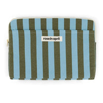 Rose in April - OCTAVE Laptophülle (13/14 Zoll) • Stripes Olive / Blue - Laptoptasche - ROSA ECK