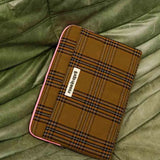 Rose in April - OCTAVE Laptophülle (13/14 Zoll) • Tartan Check - Laptoptasche - ROSA ECK