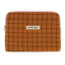 Rose in April - OCTAVE Laptoptasche (13/14 Zoll) • Check Ginger - ROSA ECK