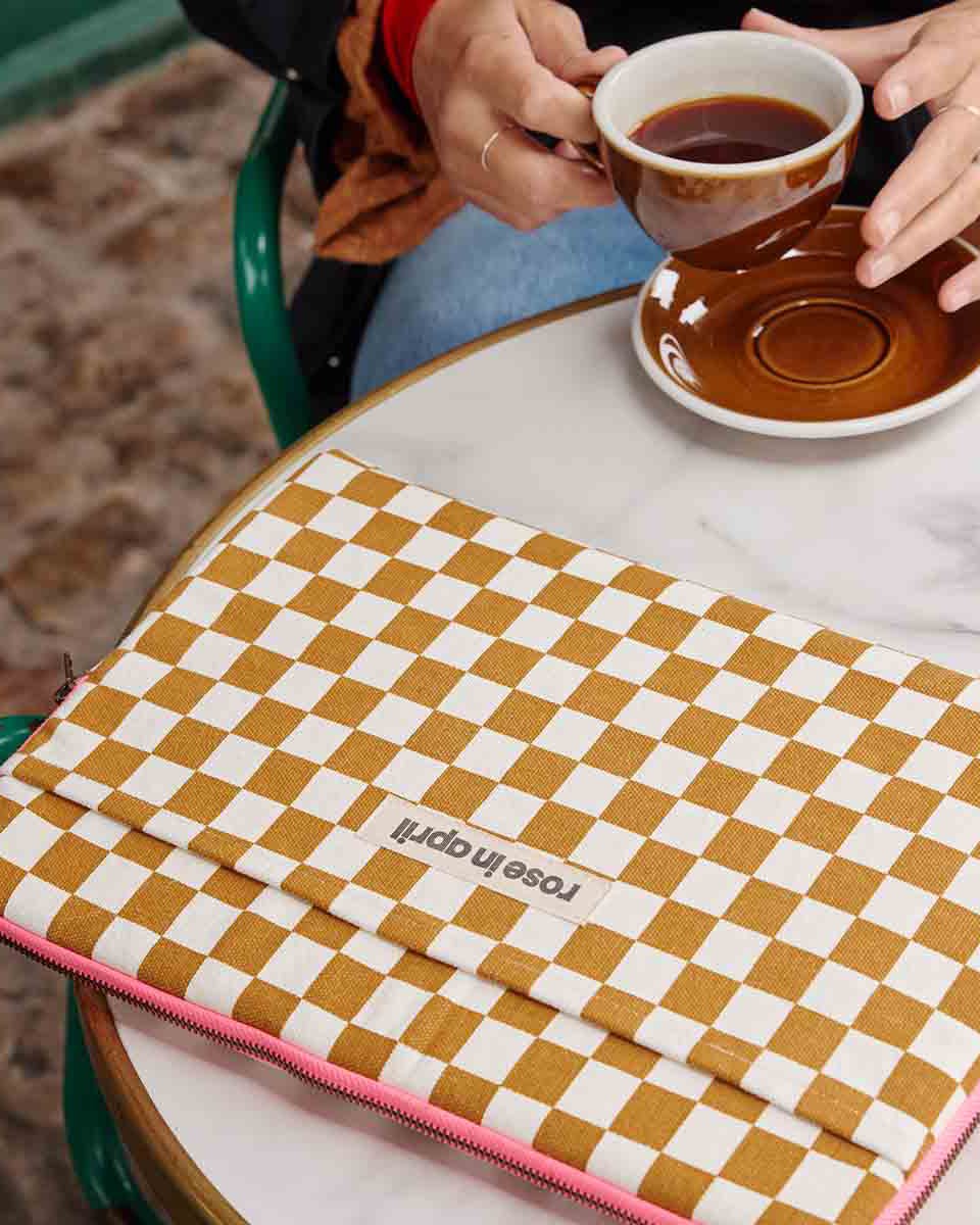 Rose in April - OCTAVE Laptoptasche | Checks Caramel - Laptoptasche - ROSA ECK - 