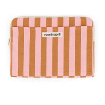 Rose in April - OCTAVE Laptoptasche | Stripes Caramel/Strawberry - Laptoptasche - ROSA ECK - 