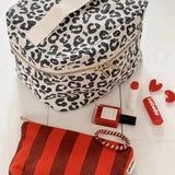 Rose in April - OONA Beautycase • Graou Greige - ROSA ECK