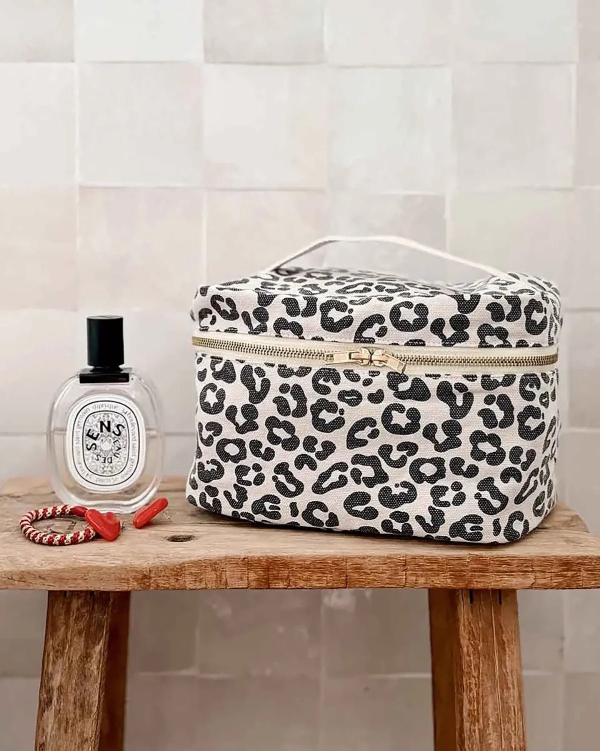 Rose in April - OONA Beautycase • Graou Greige - ROSA ECK