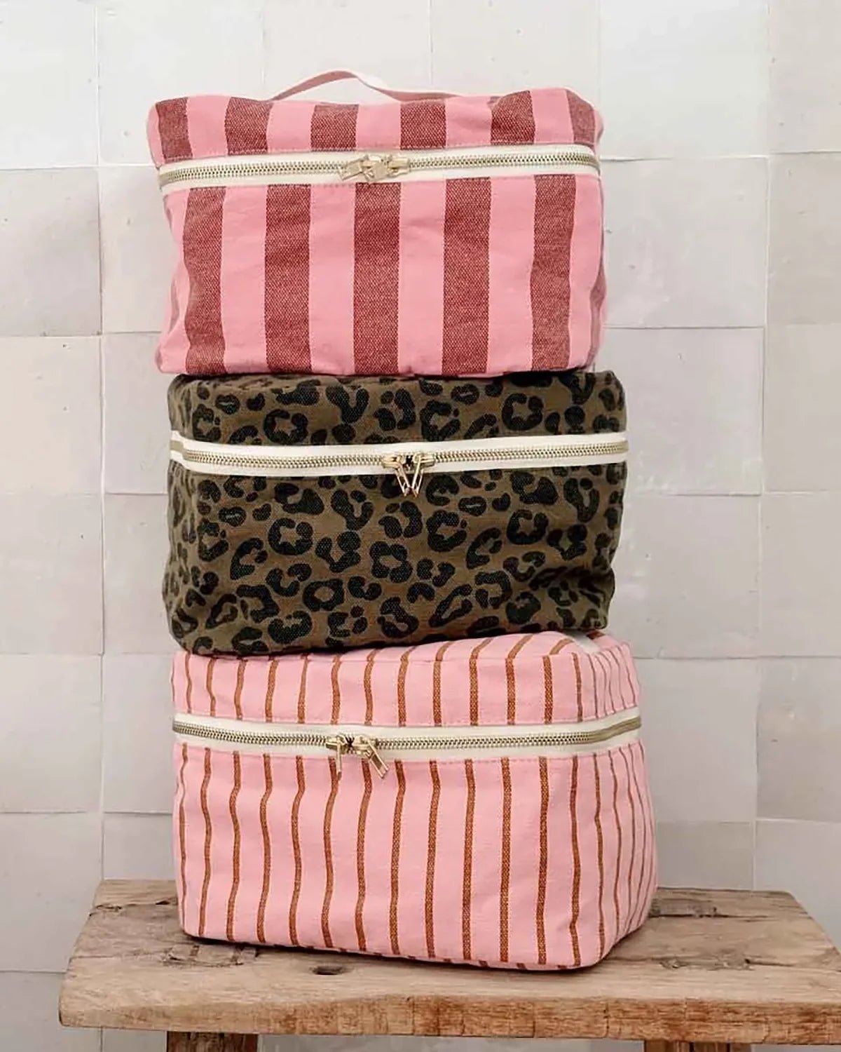 Rose in April - OONA Beautycase • Tennis Pecan/Strawberry - ROSA ECK