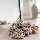 Rose in April - SCRUNCHIE Haargummi • Mini Leopard Greige - Haargummi - ROSA ECK Concept Store