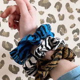 Rose in April - SCRUNCHIE Haargummi | Zebra Greek Blue - Haargummi - ROSA ECK - 