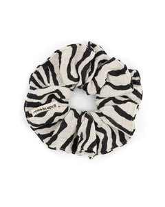 Rose in April - SCRUNCHIE Haargummi • Zebra Weiß - Haargummi - ROSA ECK Concept Store