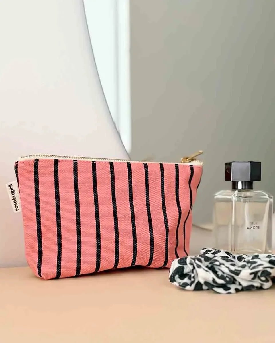 Rose in April - SOFIA Kleiner Kulturbeutel • Stripes Tennis Funky Pink - ROSA ECK