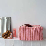 Rose in April - VIC Kulturbeutel • Stripes Tennis Pecan/Strawberry - ROSA ECK