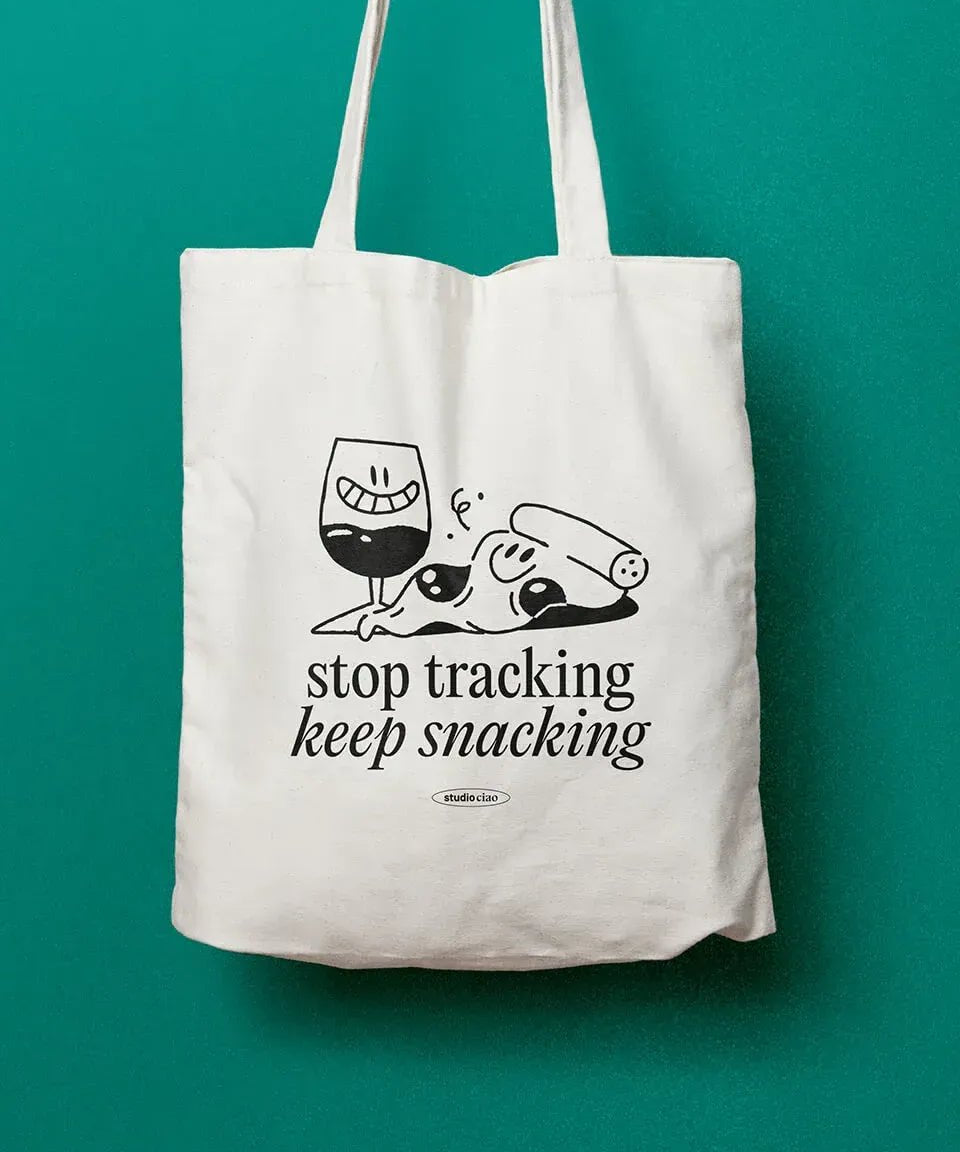 studio ciao - STOP TRACKING, KEEP SNACKING Jutebeutel - Tasche - ROSA ECK Concept Store
