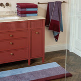 SUITE702 - BLEND Handtuch-Set (2 Stk.) • Sky Blue-Bordeaux - ROSA ECK