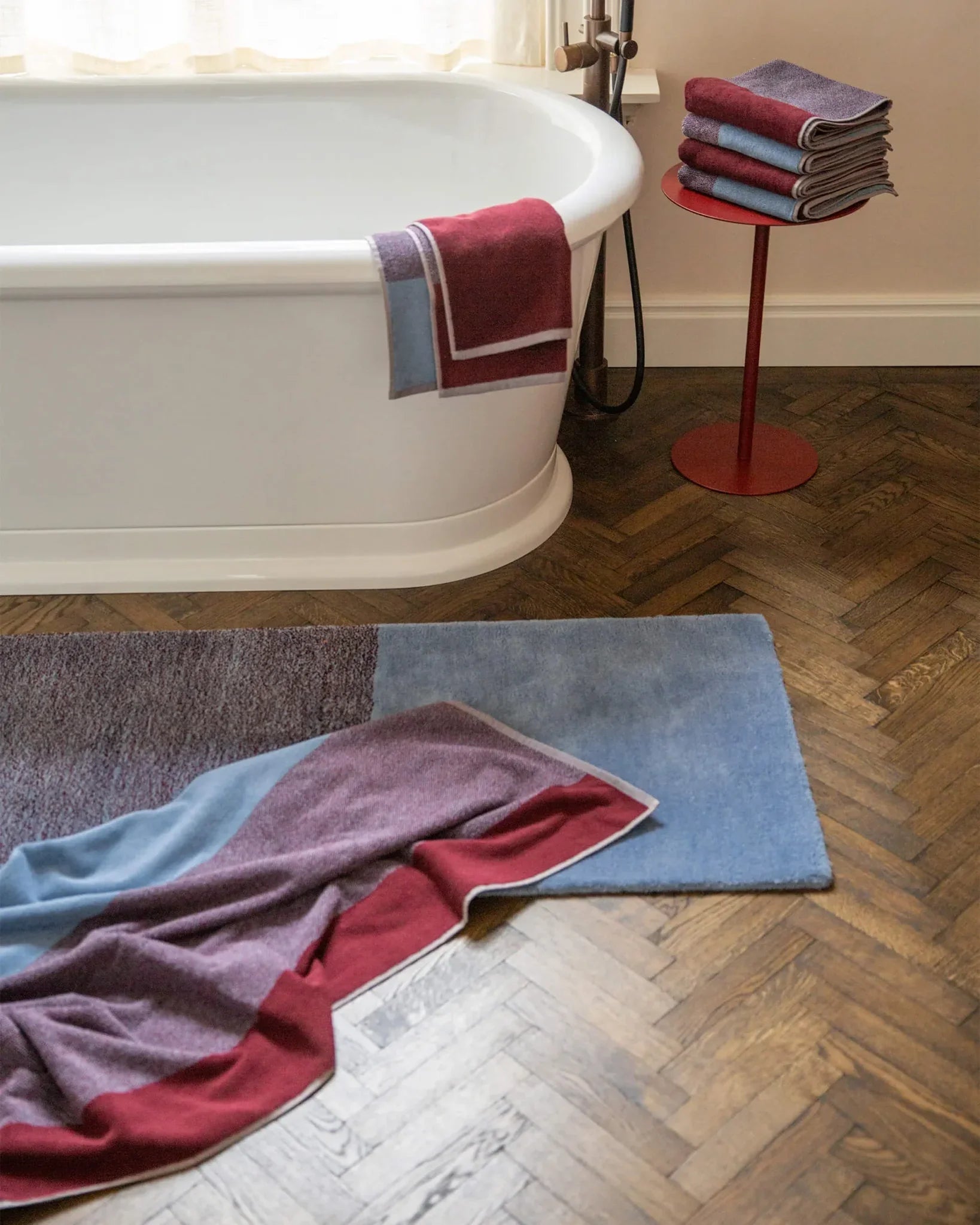 SUITE702 - BLEND Handtuch-Set (2 Stk.) • Sky Blue-Bordeaux - ROSA ECK