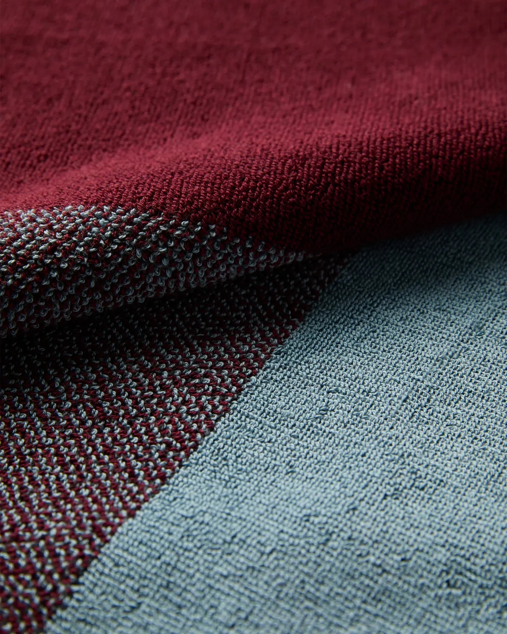 SUITE702 - BLEND Handtuch-Set (2 Stk.) • Sky Blue-Bordeaux - ROSA ECK