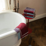 SUITE702 - BLEND Handtuch-Set (2 Stk.) • Sky Blue-Bordeaux - ROSA ECK