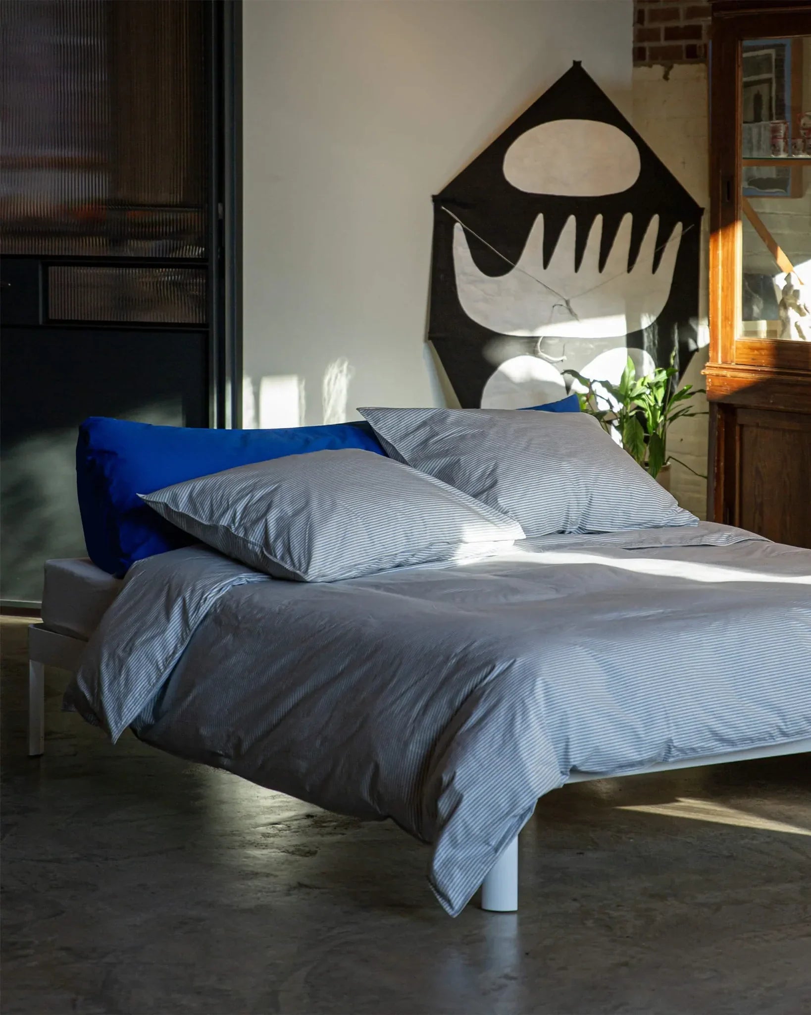 SUITE702 - Gestreifter Bettbezug aus Bio-Baumwolle (135 x 200 cm) • Blue-Ecru - ROSA ECK