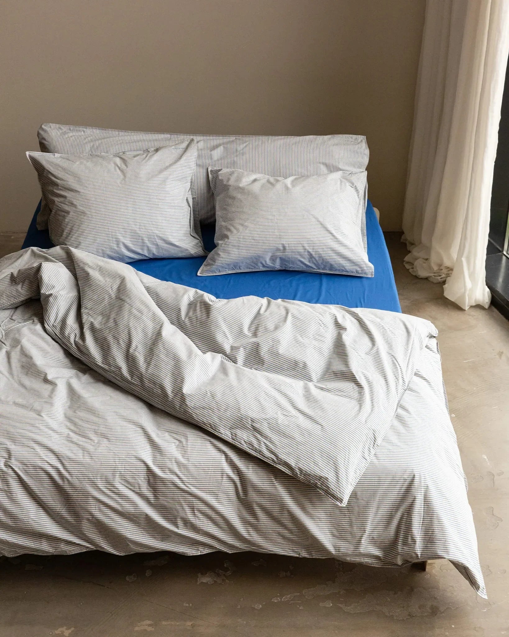SUITE702 - Gestreifter Bettbezug aus Bio-Baumwolle (135 x 200 cm) • Blue-Ecru - ROSA ECK