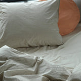 SUITE702 - Gestreifter Bettbezug aus Bio-Baumwolle (135 x 200 cm) • Brown-Ecru - ROSA ECK