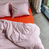 SUITE702 - Gestreifter Bettbezug aus Bio-Baumwolle (135 x 200 cm) • Pink-Ecru - ROSA ECK