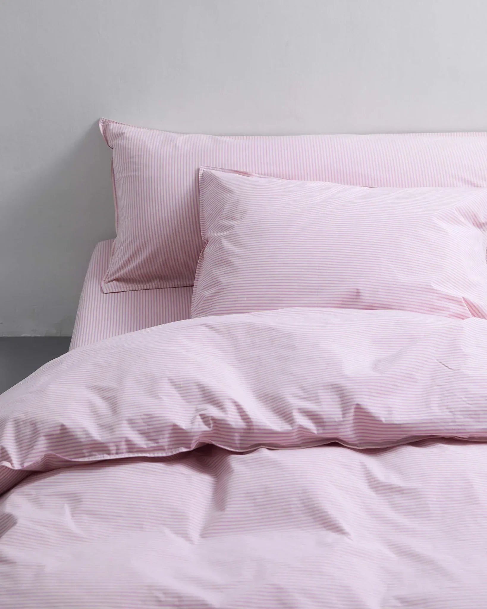 SUITE702 - Gestreifter Bettbezug aus Bio-Baumwolle (135 x 200 cm) • Pink-Ecru - ROSA ECK