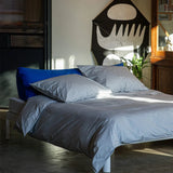 SUITE702 - Gestreifter Kissenbezug aus Bio-Baumwolle (80 x 80 cm) • Blue-Ecru - ROSA ECK
