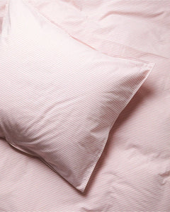 SUITE702 - Gestreifter Kissenbezug aus Bio-Baumwolle (80 x 80 cm) • Pink-Ecru - ROSA ECK