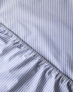 SUITE702 - Gestreiftes Spannbettlaken aus Bio-Baumwolle • Blue-Ecru - ROSA ECK