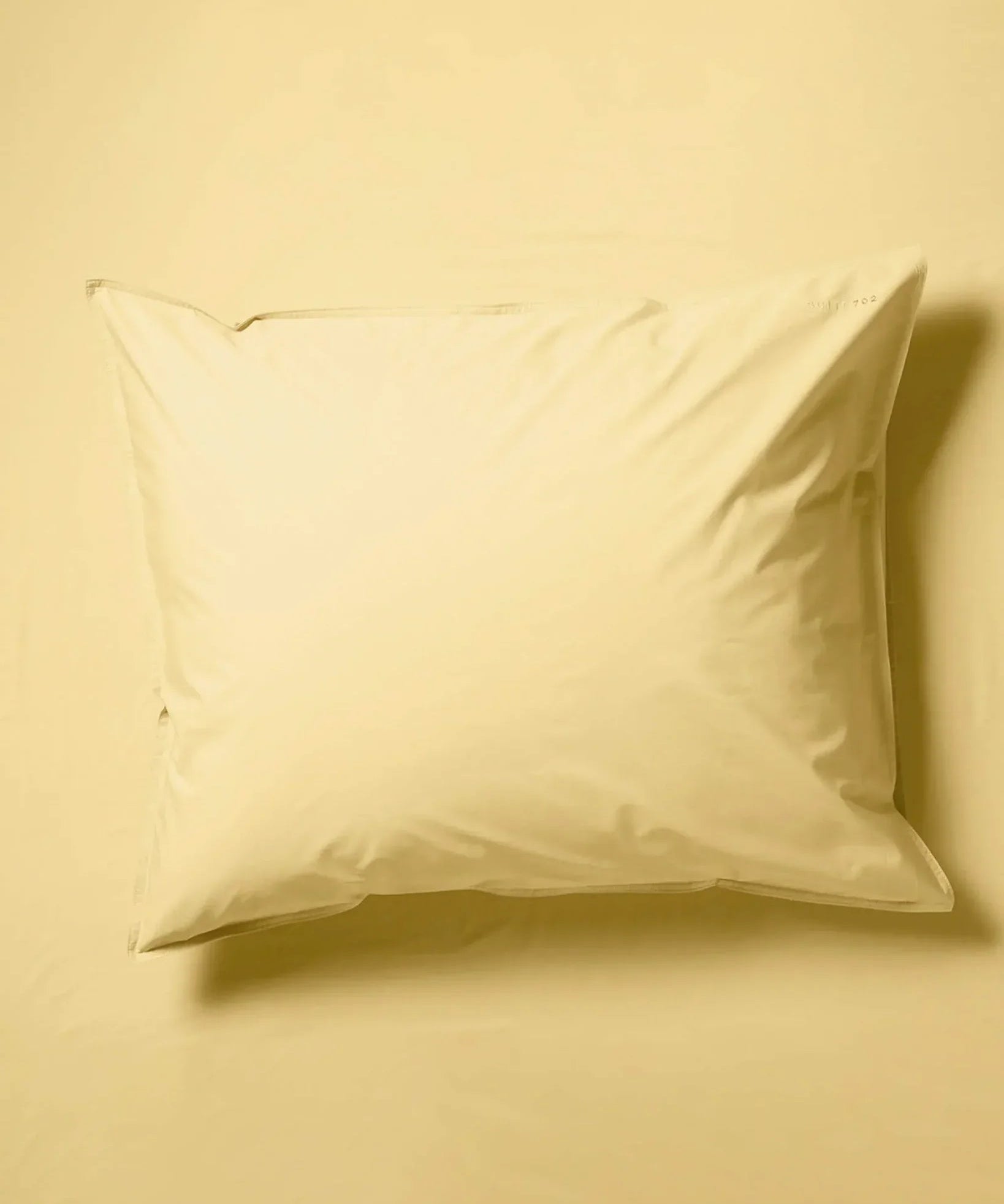SUITE702 - Kissenbezug aus Bio-Baumwolle (80 x 80 cm) • Butter Yellow - ROSA ECK