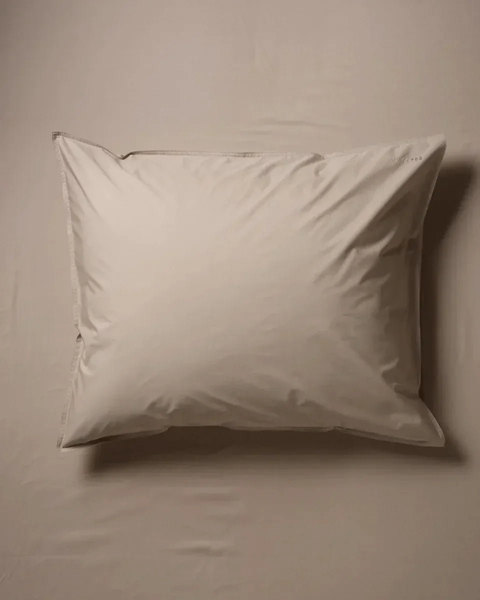 SUITE702 - Kissenbezug aus Bio-Baumwolle (80 x 80 cm) • Camel - ROSA ECK