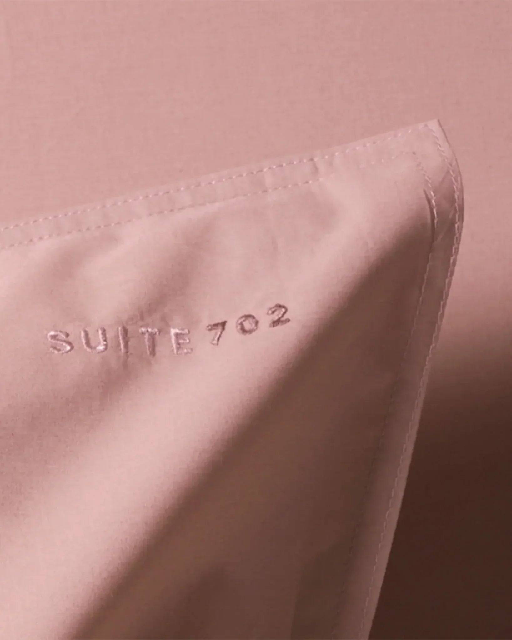SUITE702 - Kissenbezug aus Bio-Baumwolle (80 x 80 cm) • Dusty Rose - ROSA ECK