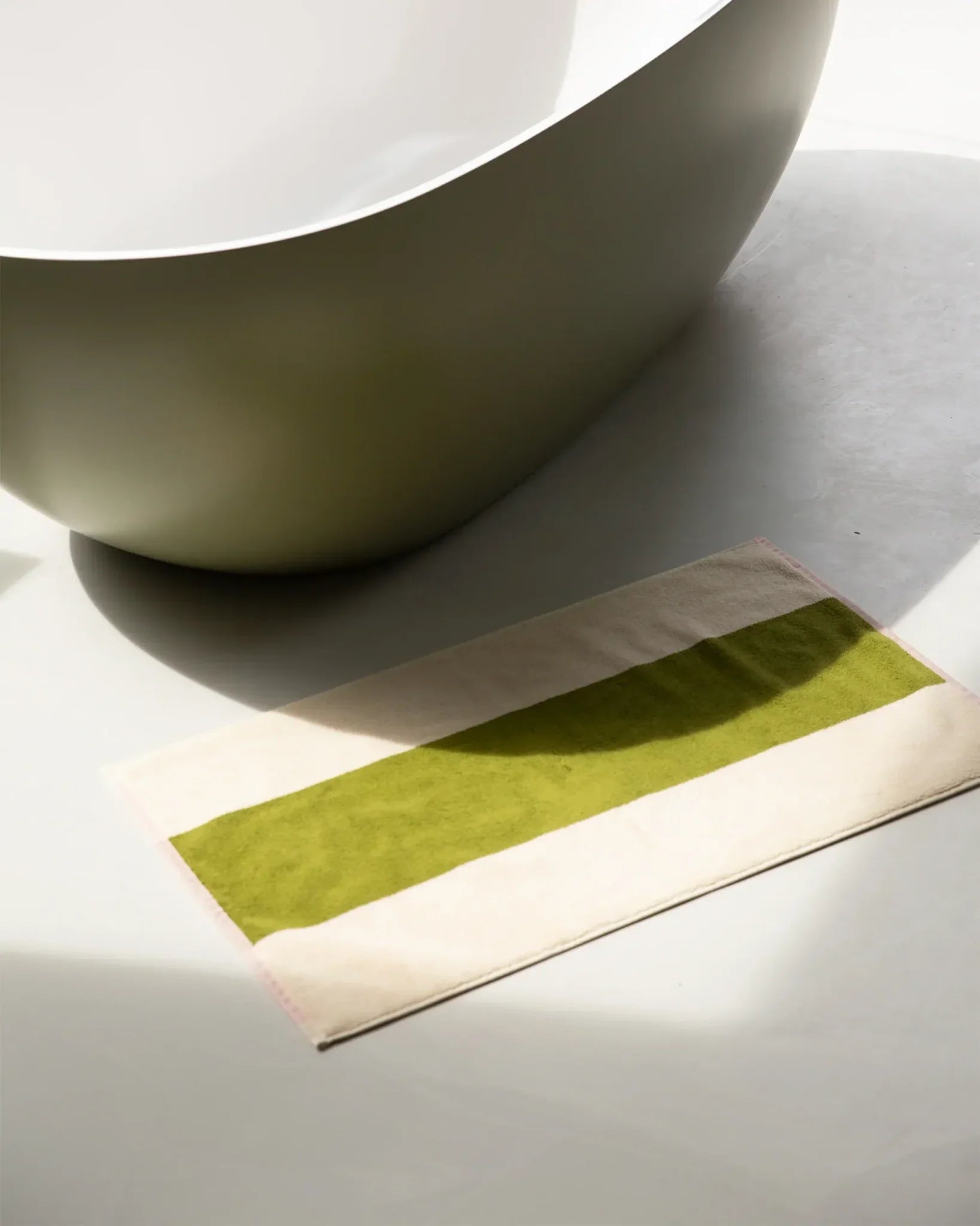 SUITE702 - MARTENS & MARTENS Badematte (50 x 80 cm) • Pink-Olive - ROSA ECK
