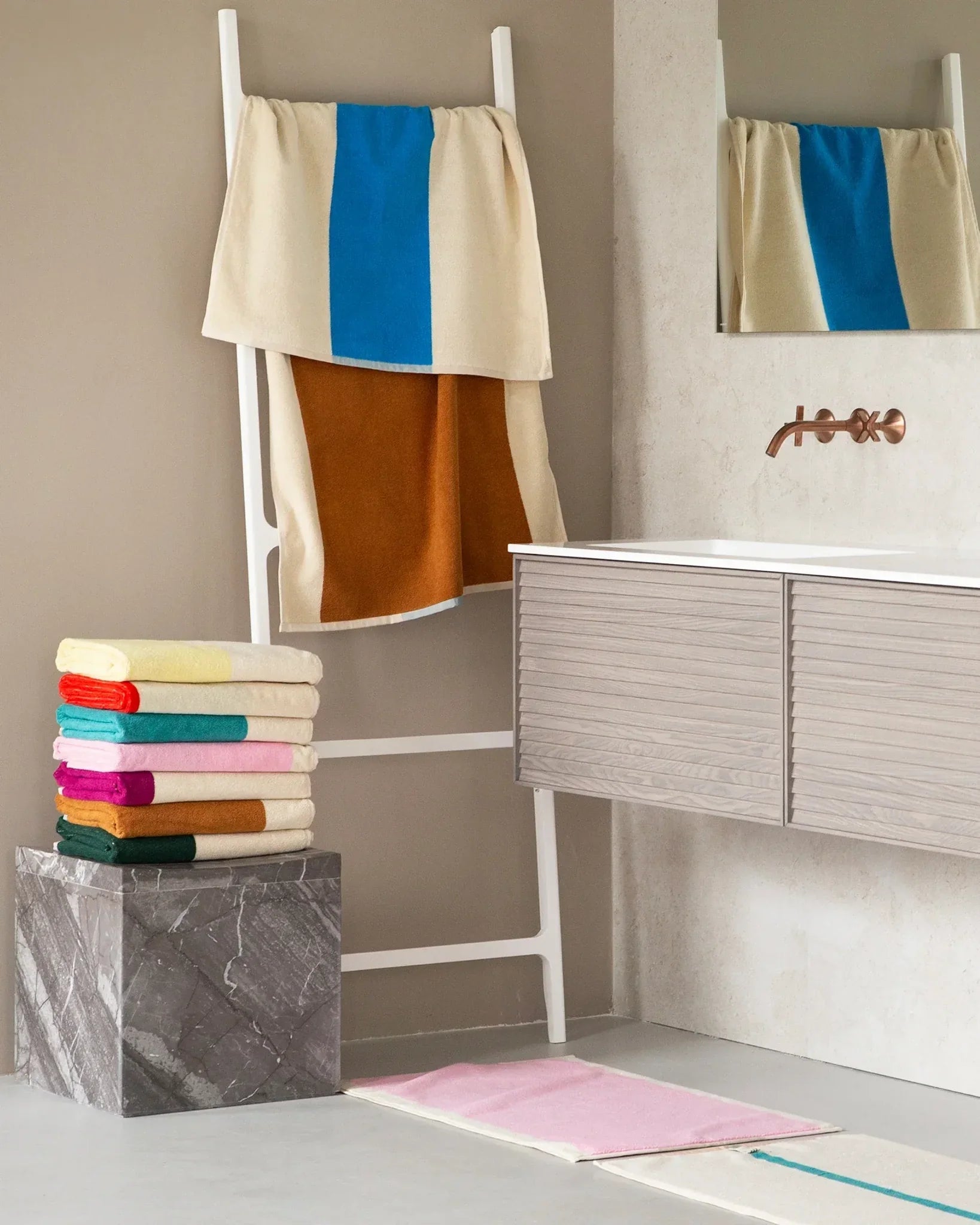 SUITE702 - MARTENS & MARTENS Badematte (50 x 80 cm) • Pink-Olive - ROSA ECK