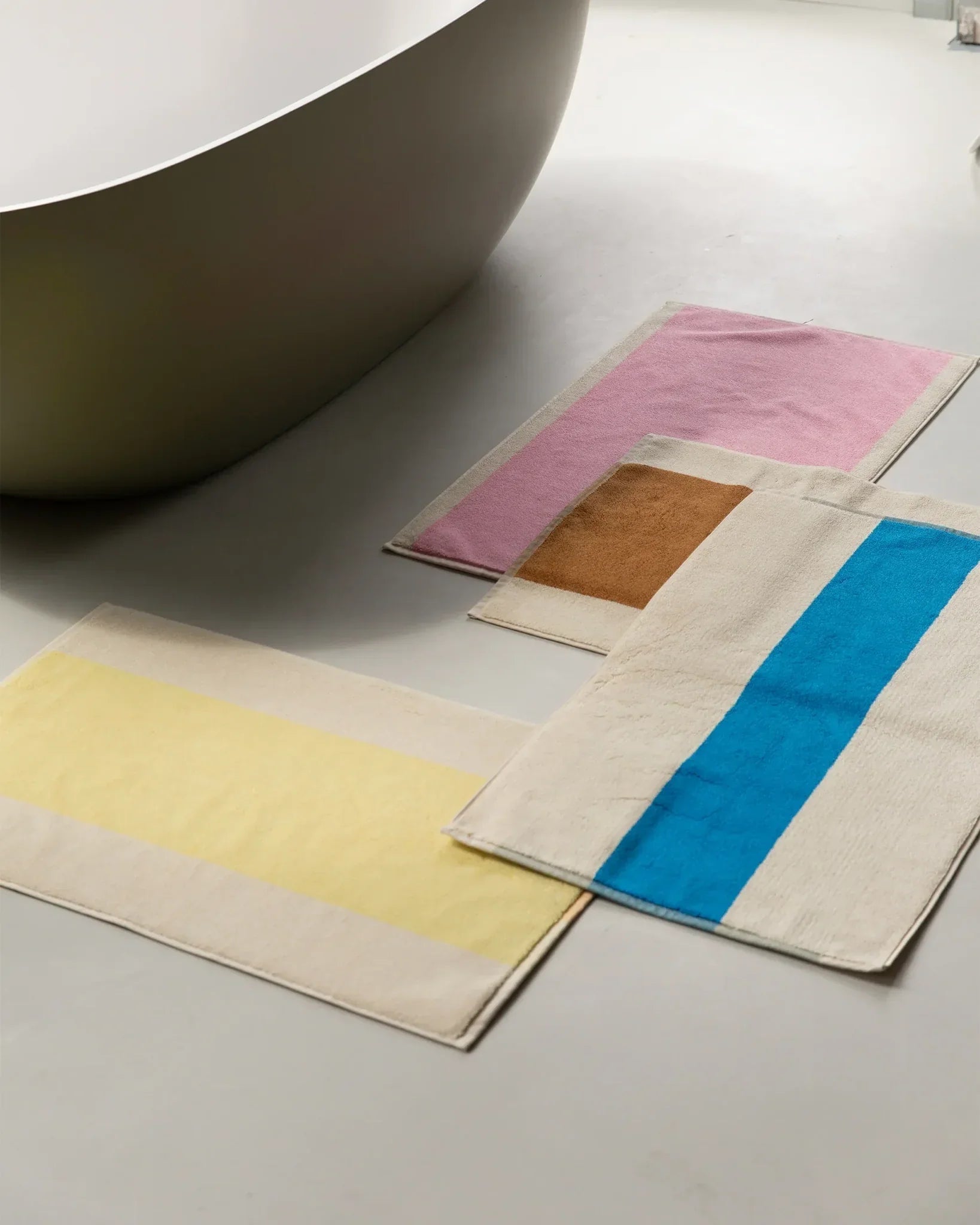 SUITE702 - MARTENS & MARTENS Badematte (50 x 80 cm) • Pink-Olive - ROSA ECK