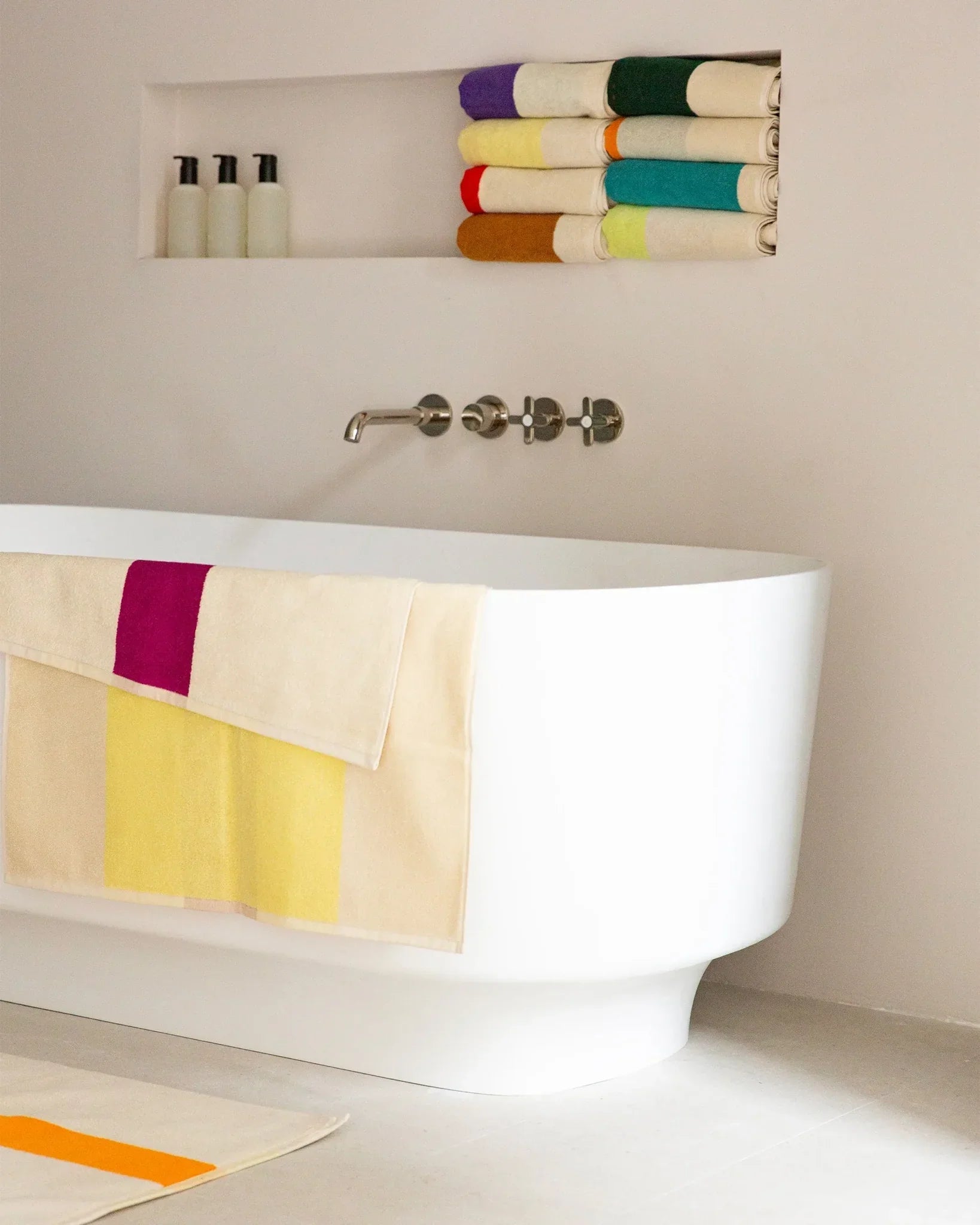 SUITE702 - MARTENS & MARTENS Badematte (50 x 80 cm) • Yellow-Orange - ROSA ECK