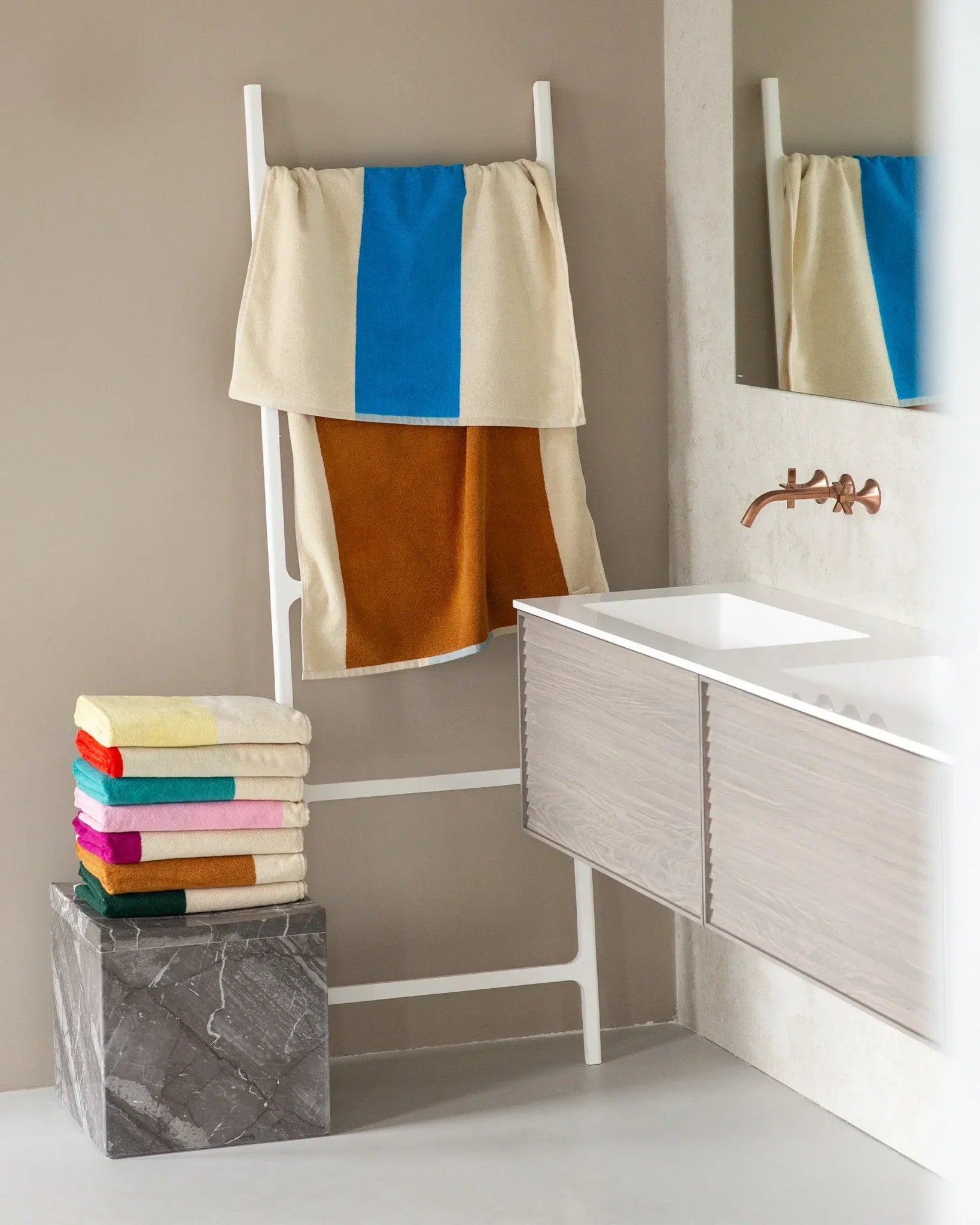 SUITE702 - MARTENS & MARTENS Badetuch (70 x 140 cm) • Aqua-Toffee - ROSA ECK