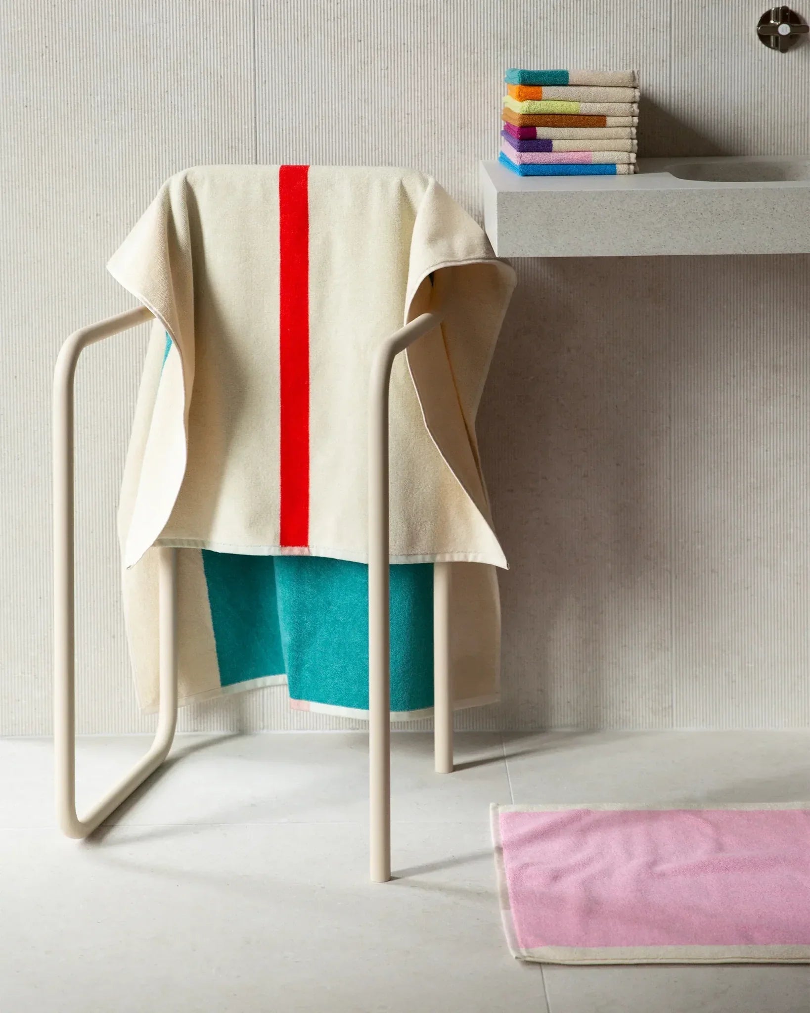SUITE702 - MARTENS & MARTENS Badetuch (70 x 140 cm) • Red-Turquoise - ROSA ECK
