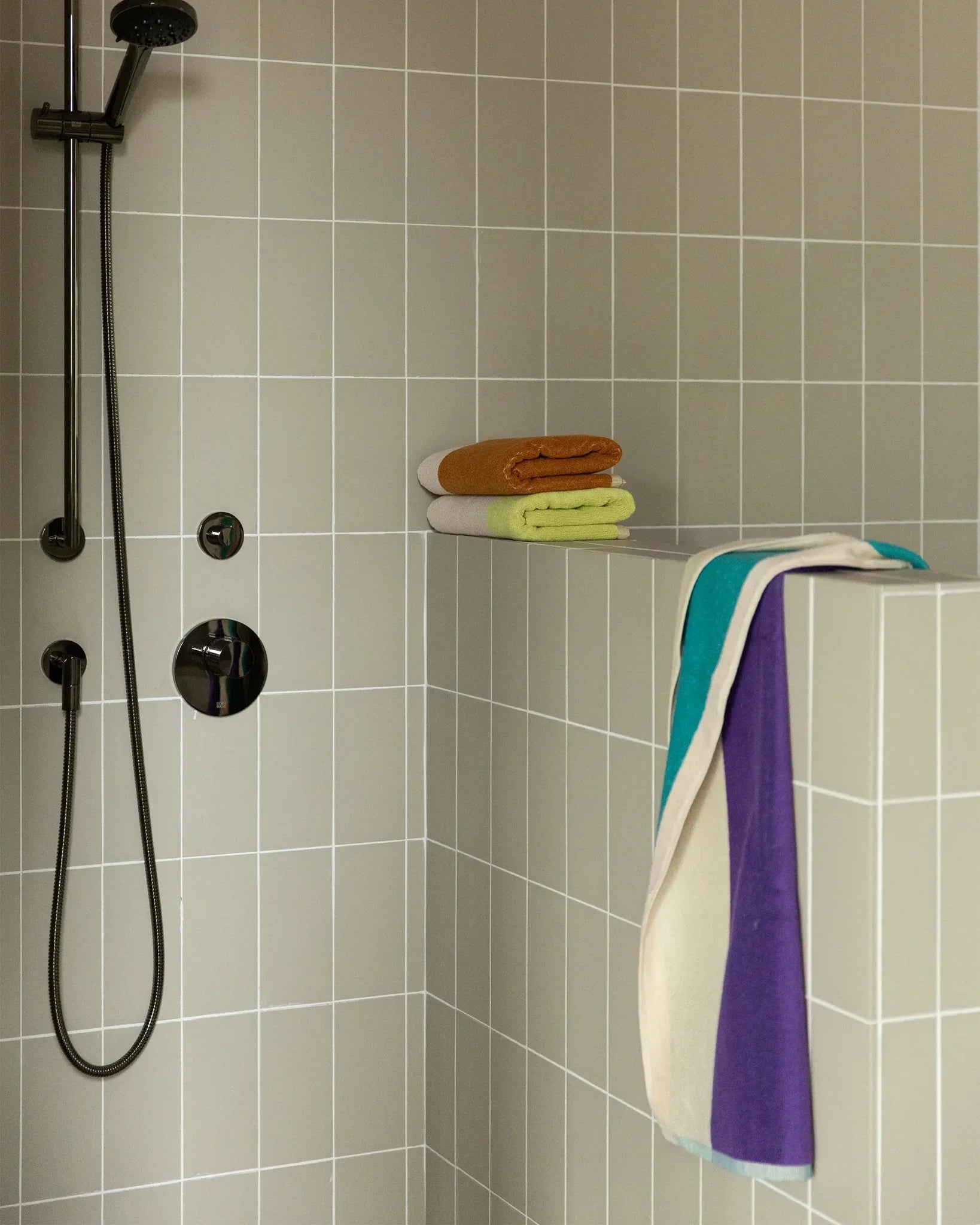 SUITE702 - MARTENS & MARTENS Handtuch (50 x 100 cm) • Turquoise-Purple - ROSA ECK